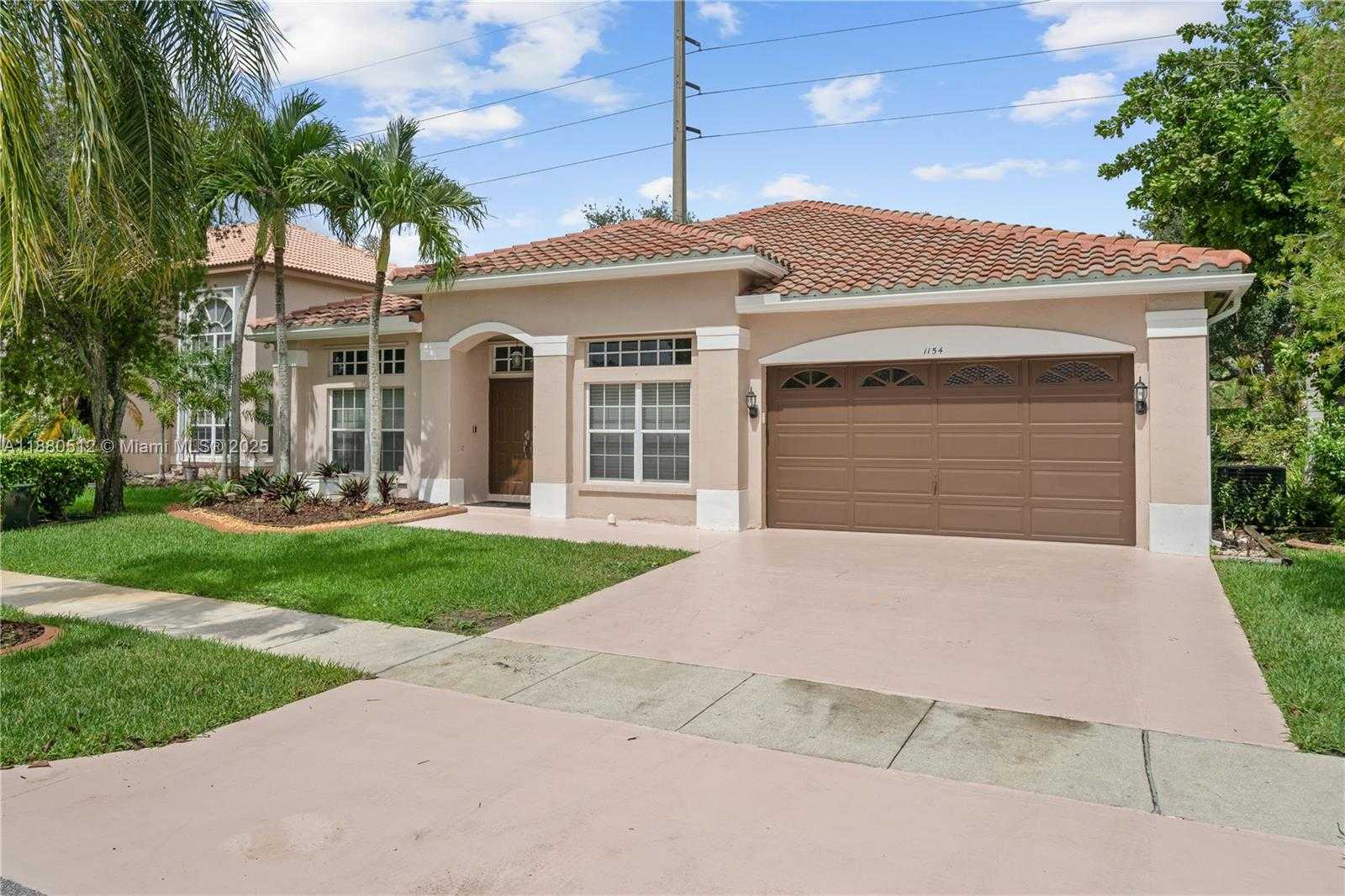 Small Image of 1154 NORTH WEST 183RD TER, Pembroke Pines Number 2