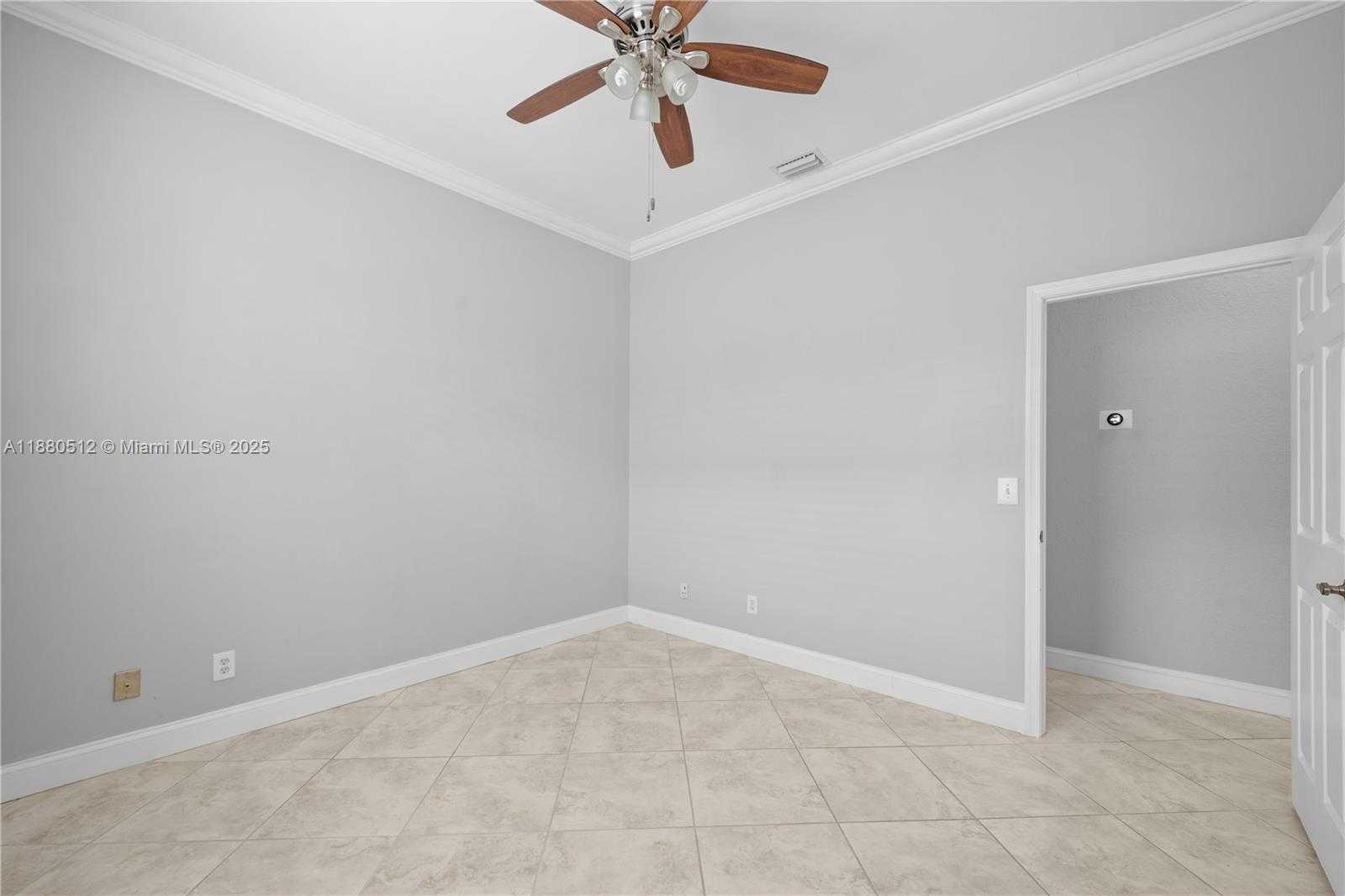 Small Image of 1154 NORTH WEST 183RD TER, Pembroke Pines Number 23