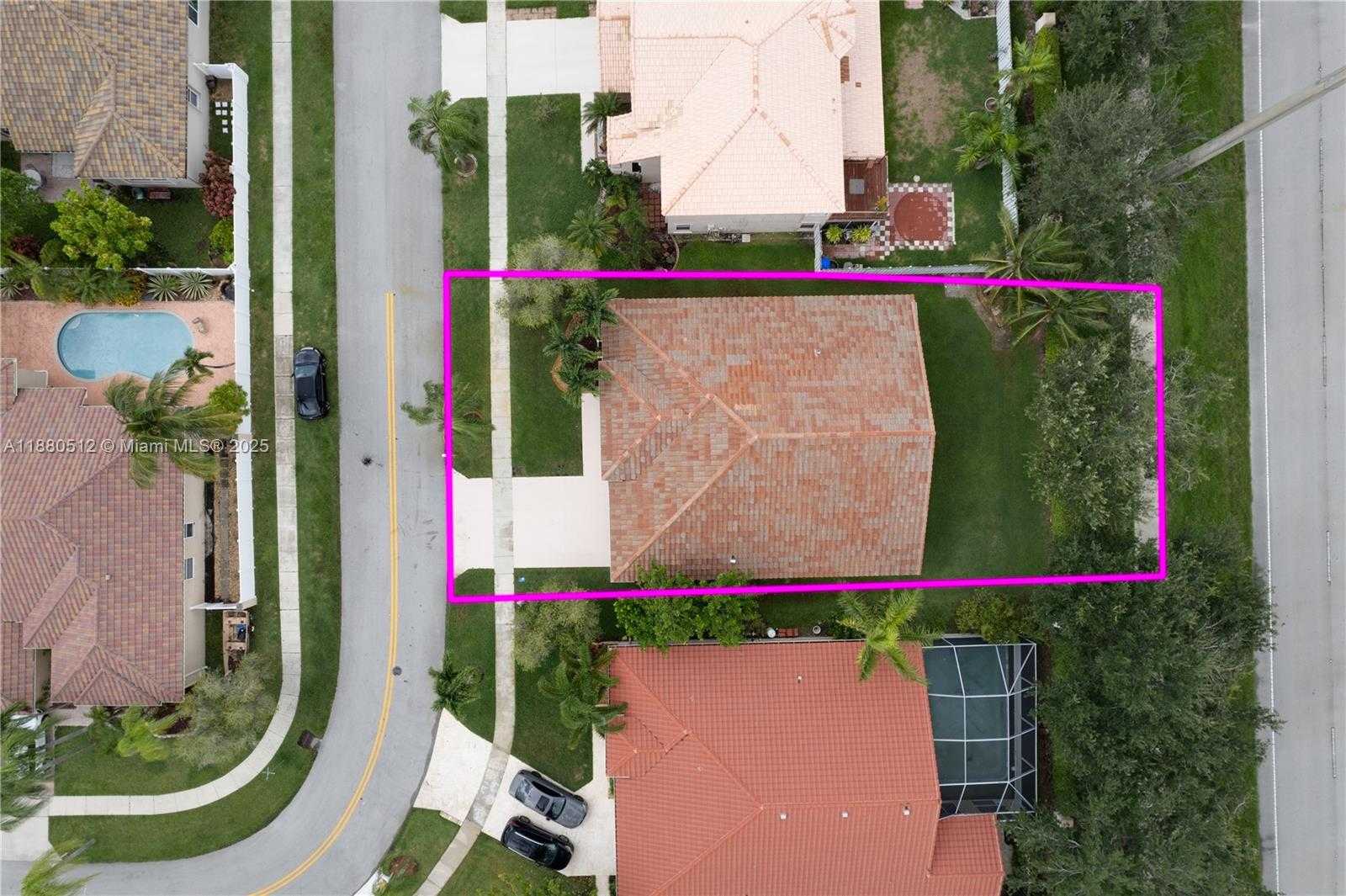 Small Image of 1154 NORTH WEST 183RD TER, Pembroke Pines Number 4