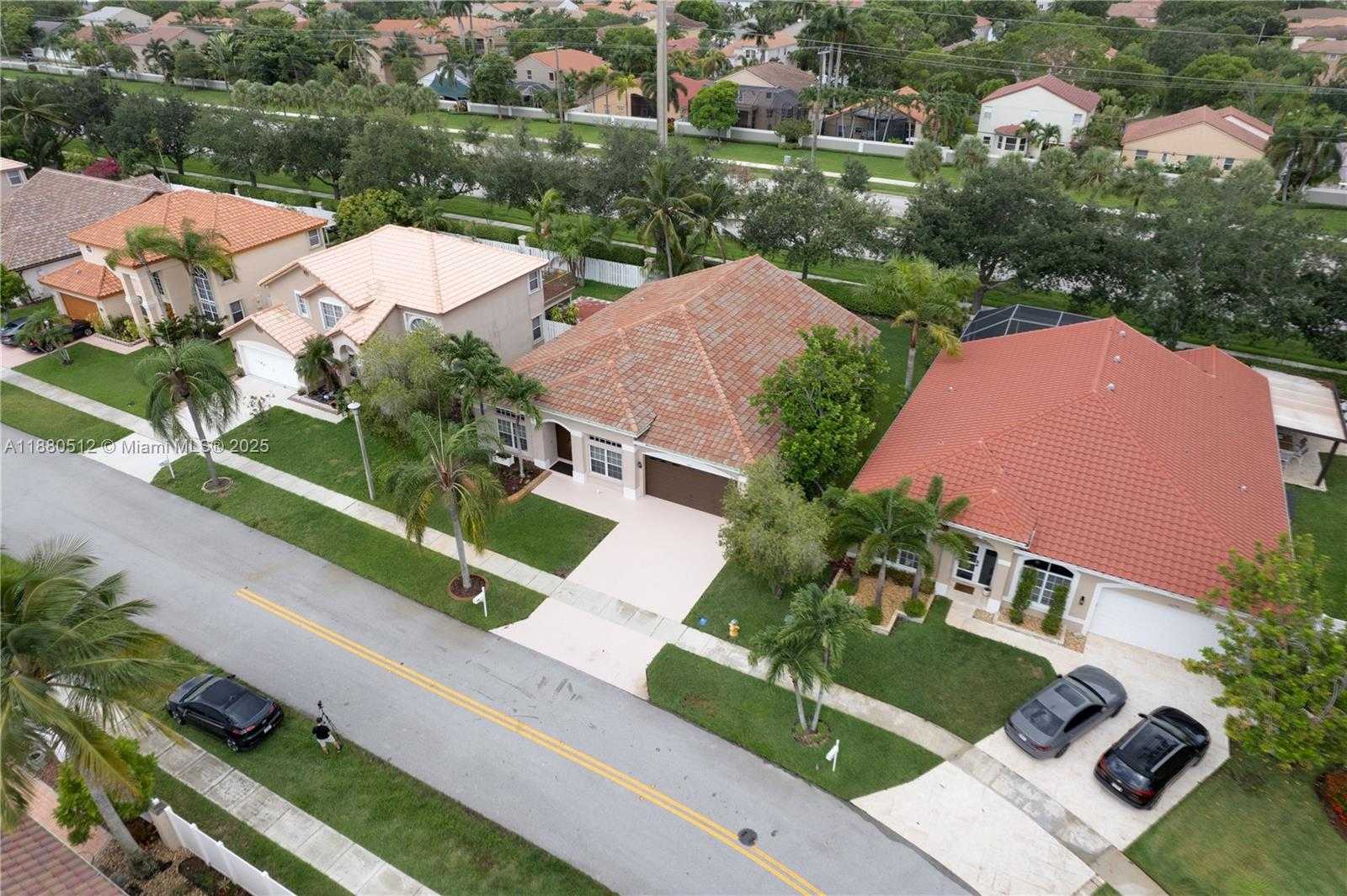 Small Image of 1154 NORTH WEST 183RD TER, Pembroke Pines Number 49