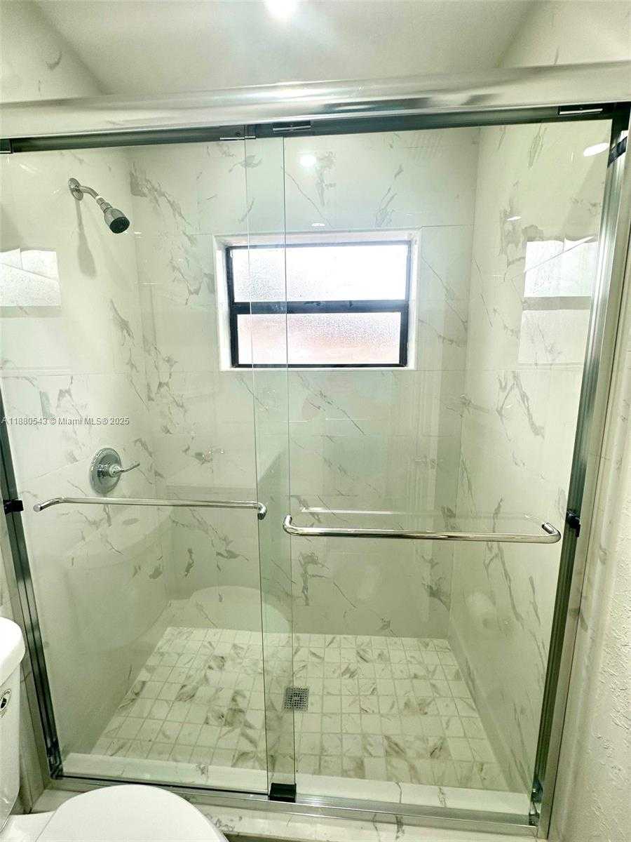 Small Image of 1420 NORTH WEST 174TH ST, Miami Gardens Number 19