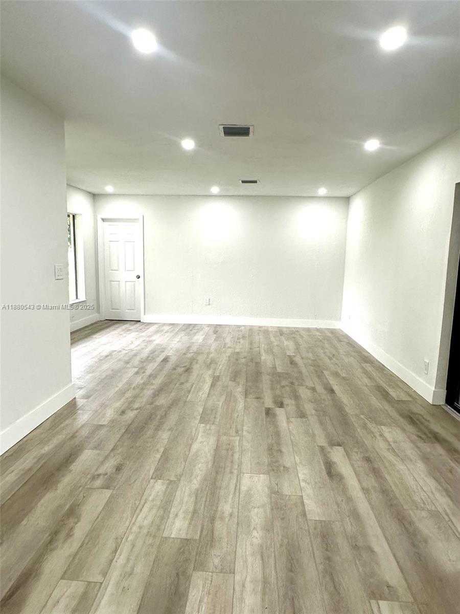 Small Image of 1420 NORTH WEST 174TH ST, Miami Gardens Number 26