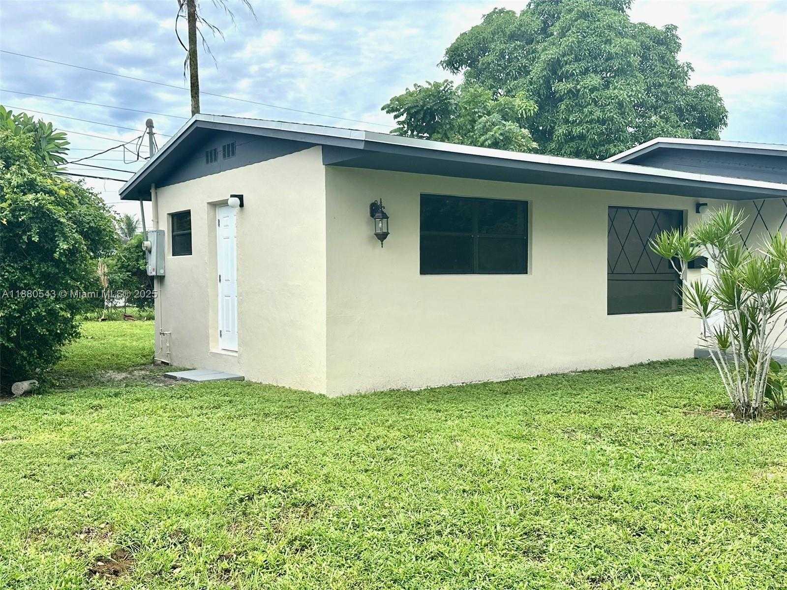 Small Image of 1420 NORTH WEST 174TH ST, Miami Gardens Number 4
