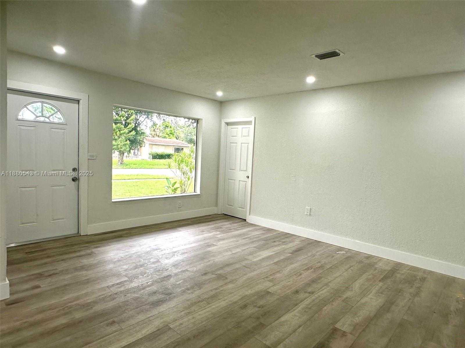 Small Image of 1420 NORTH WEST 174TH ST, Miami Gardens Number 6