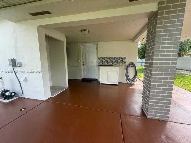 Small Image of 5730 NORTH WEST 112TH TER, Hialeah Number 15