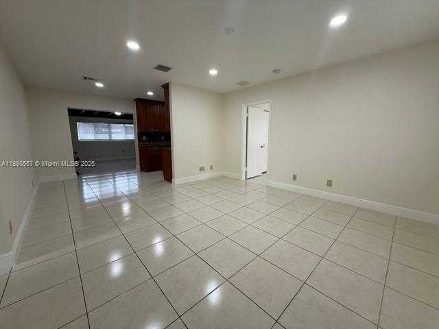 Small Image of 5730 NORTH WEST 112TH TER, Hialeah Number 2