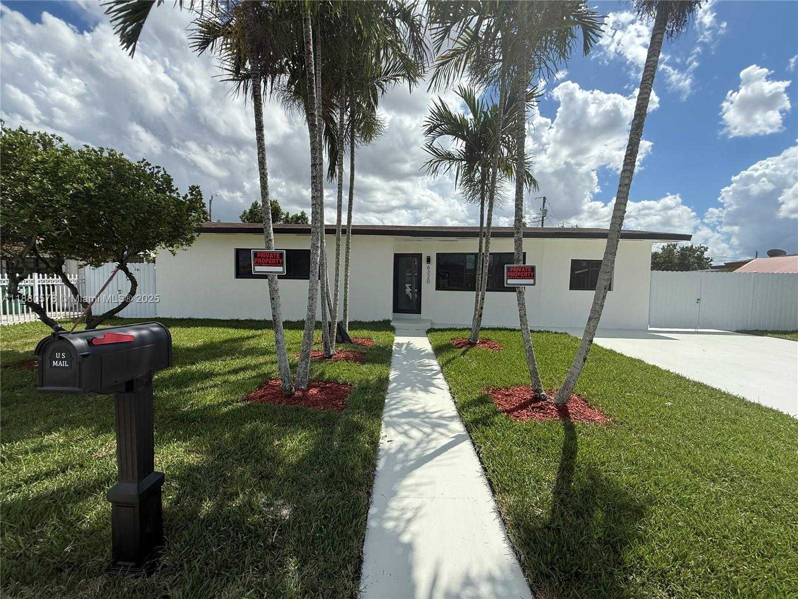 Small Image of 6320 NORTH WEST 113TH TER, Hialeah Number 2
