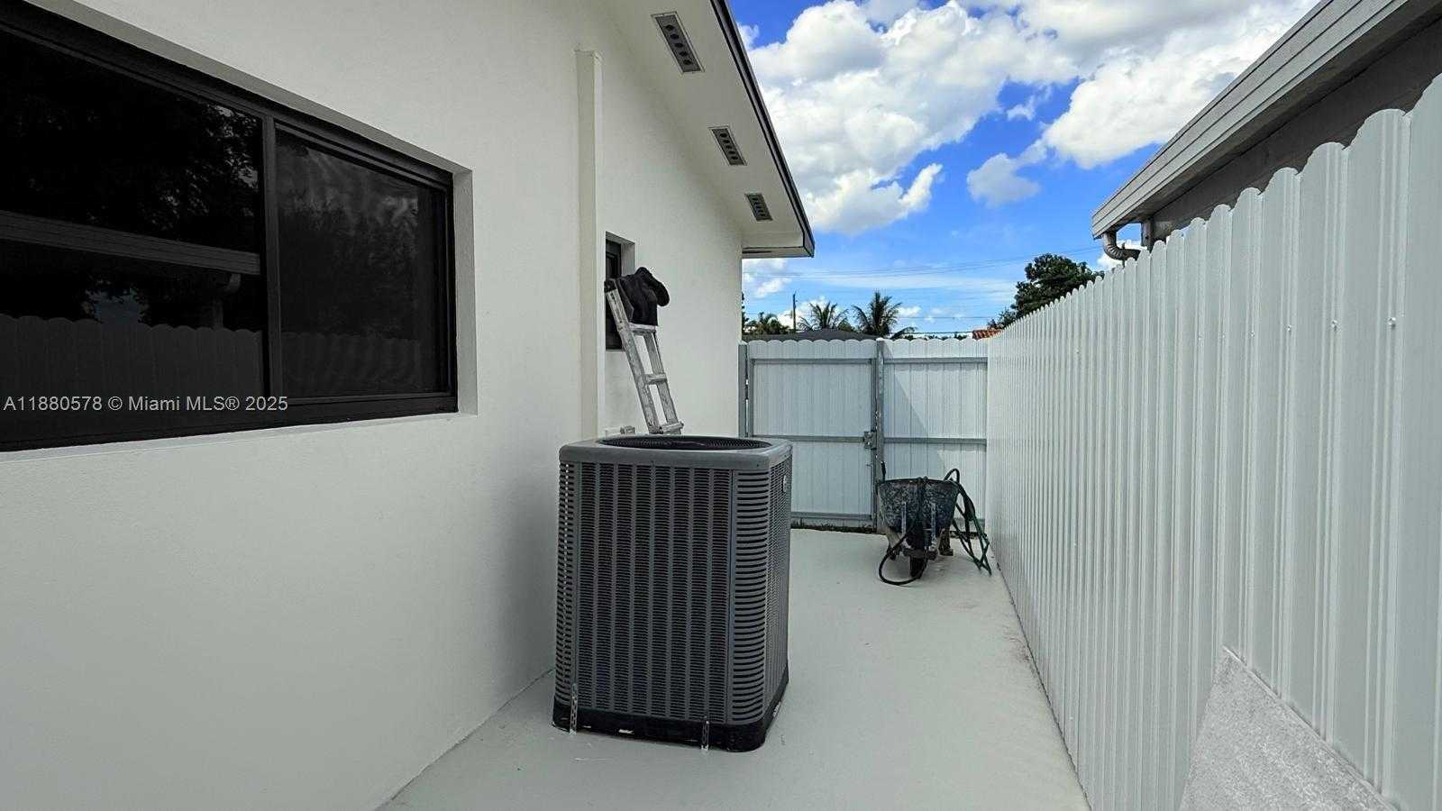 Small Image of 6320 NORTH WEST 113TH TER, Hialeah Number 51