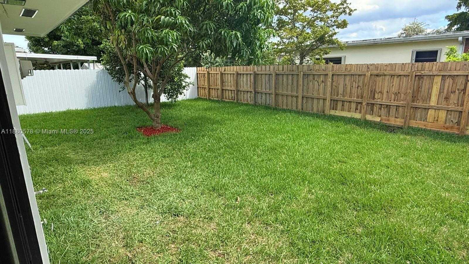 Small Image of 6320 NORTH WEST 113TH TER, Hialeah Number 53