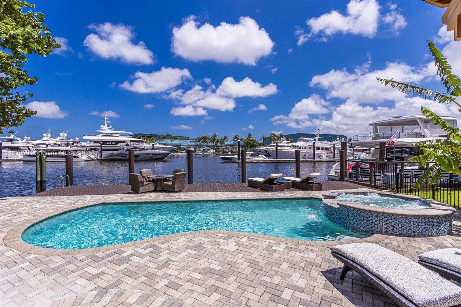 Small Image of 1998 SOUTH WEST 16TH CT, Fort Lauderdale Number 4