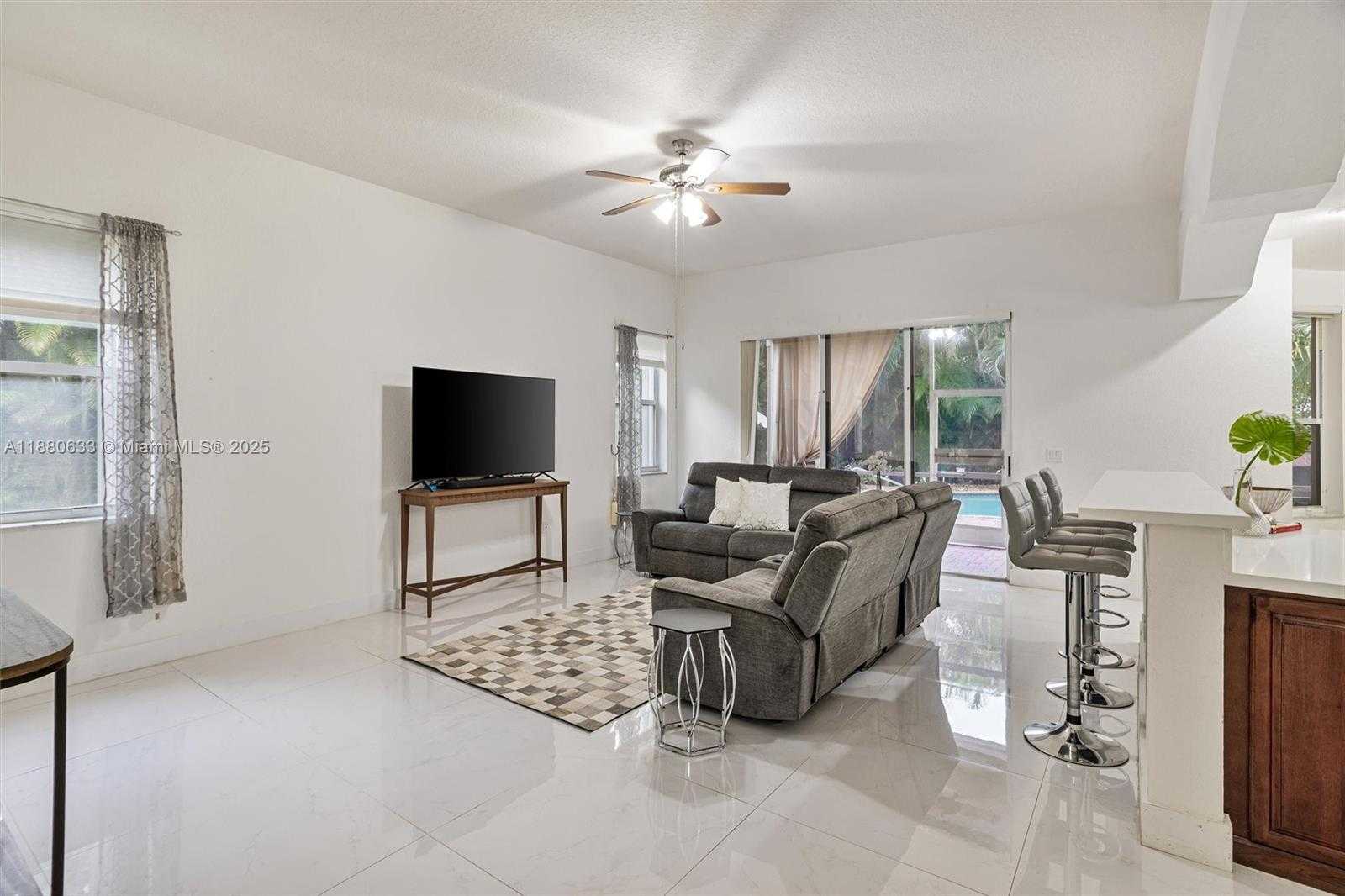 Small Image of 15998 SOUTH WEST 3RD ST, Pembroke Pines Number 26