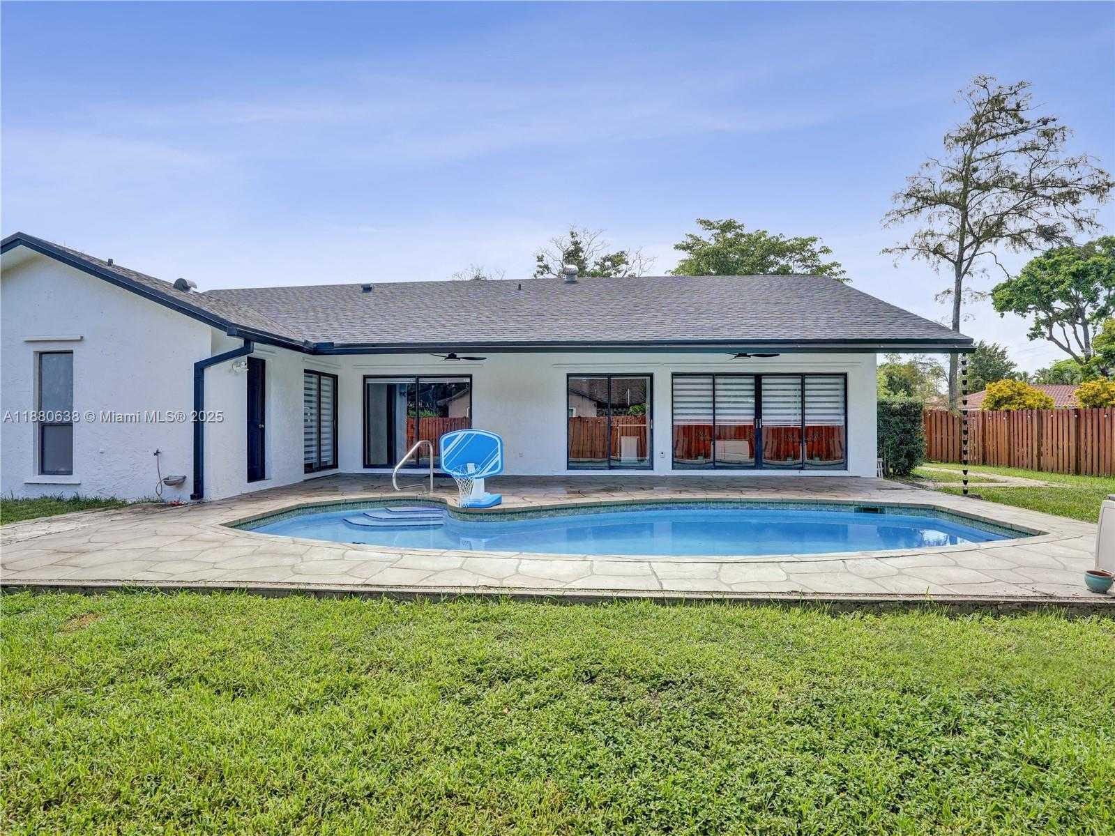 Small Image of 7107 NORTH WEST 39TH ST, Coral Springs Number 26