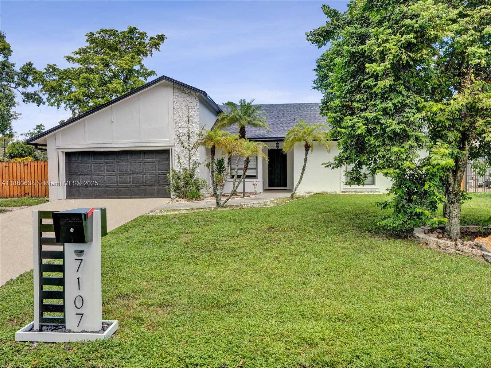 Small Image of 7107 NORTH WEST 39TH ST, Coral Springs Number 3