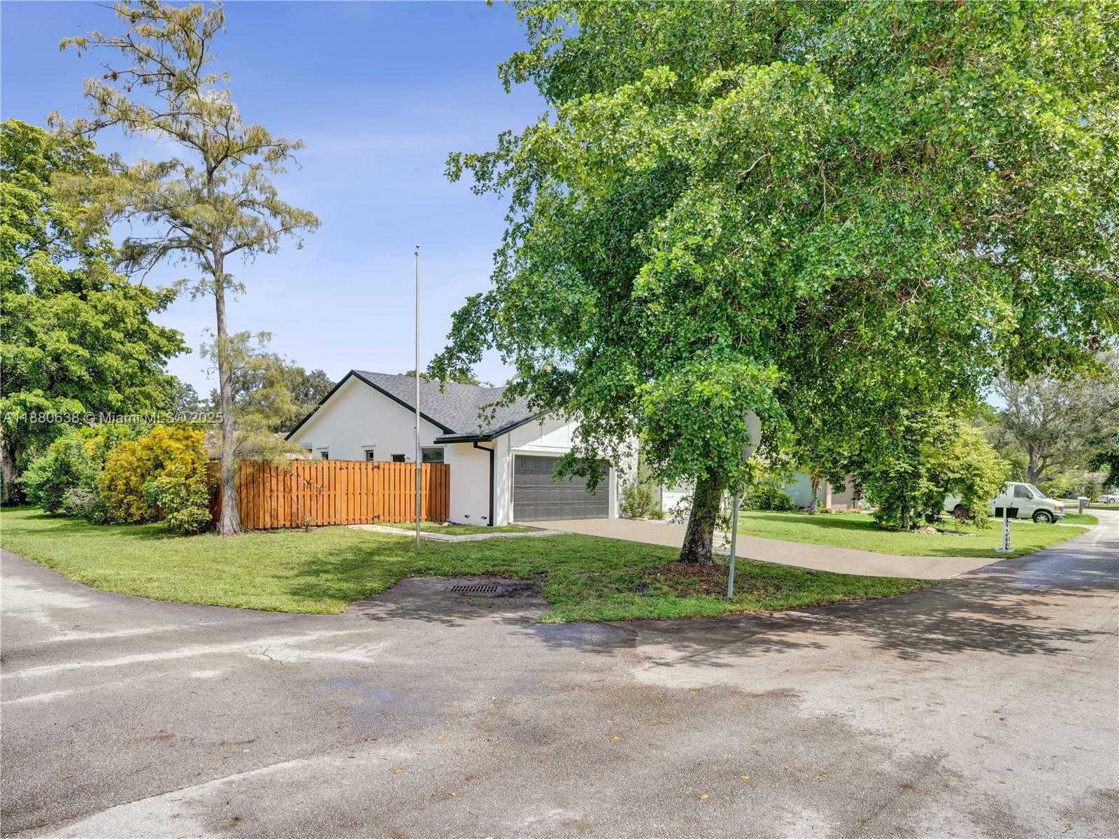 Small Image of 7107 NORTH WEST 39TH ST, Coral Springs Number 32