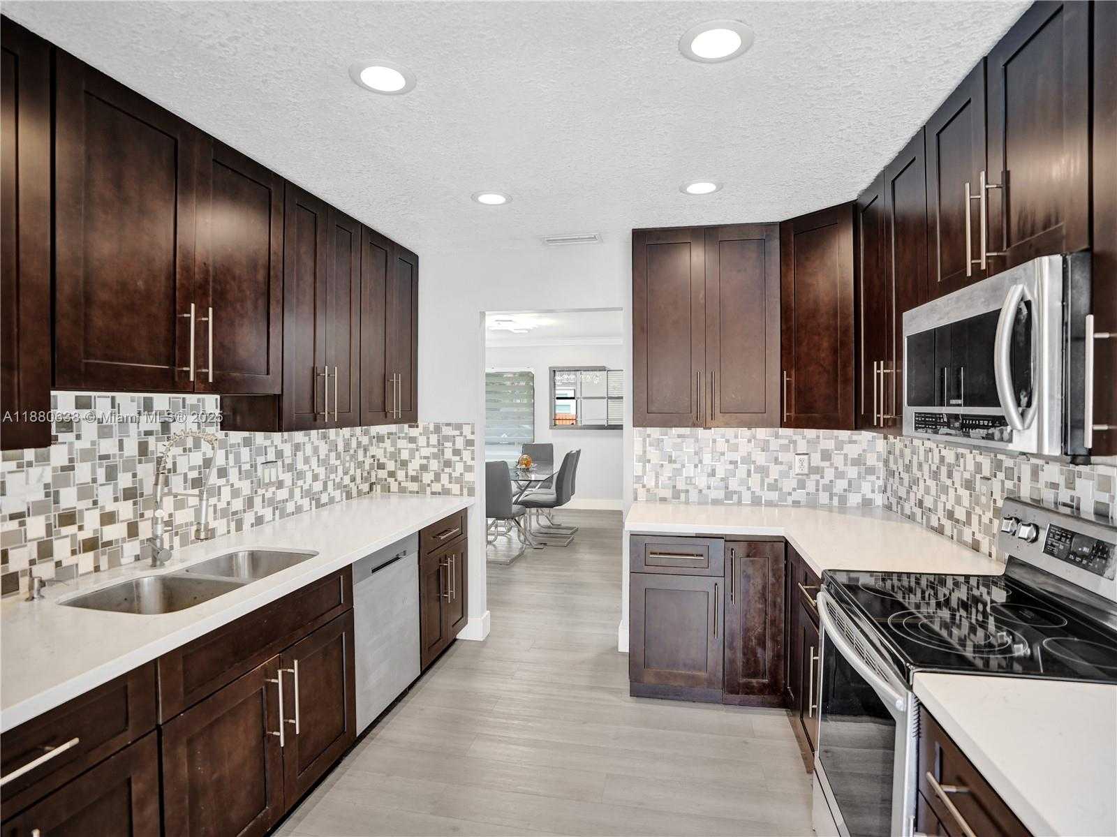 Small Image of 7107 NORTH WEST 39TH ST, Coral Springs Number 5