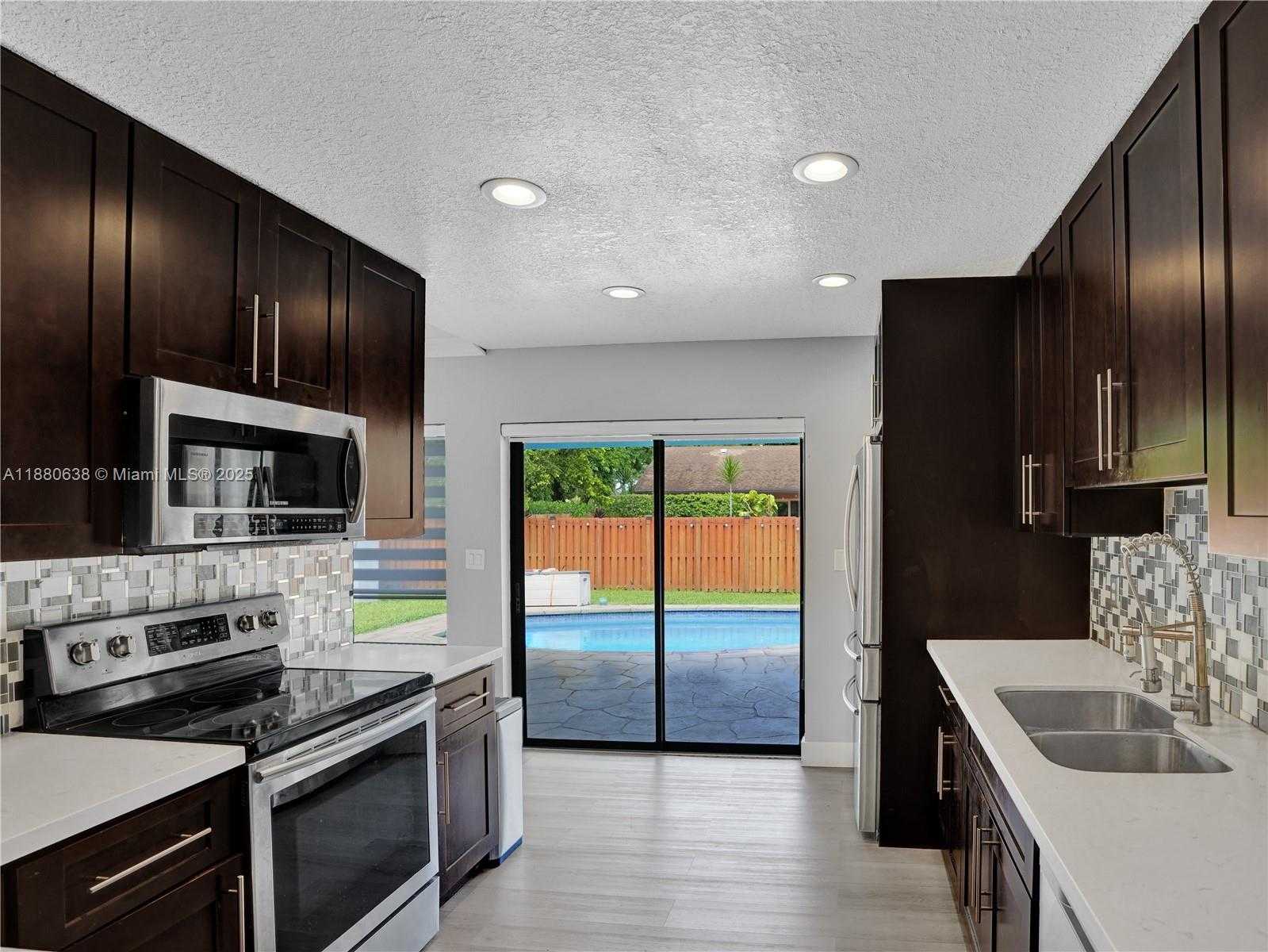 Small Image of 7107 NORTH WEST 39TH ST, Coral Springs Number 6