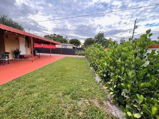 Small Image of 281 LAFAYETTE DR, Miami Springs Number 12