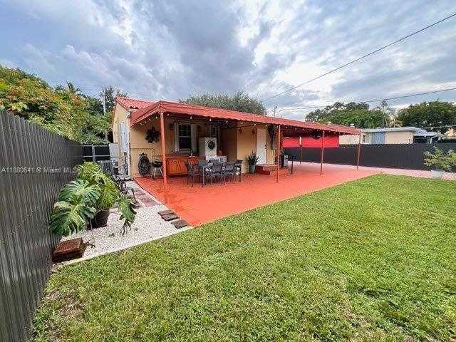 Small Image of 281 LAFAYETTE DR, Miami Springs Number 13