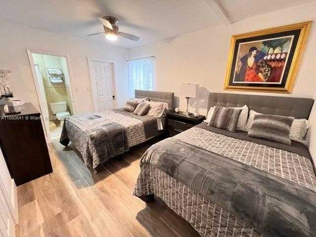 Small Image of 281 LAFAYETTE DR, Miami Springs Number 4