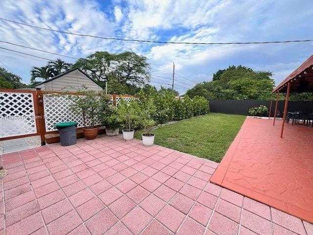 Small Image of 281 LAFAYETTE DR, Miami Springs Number 8