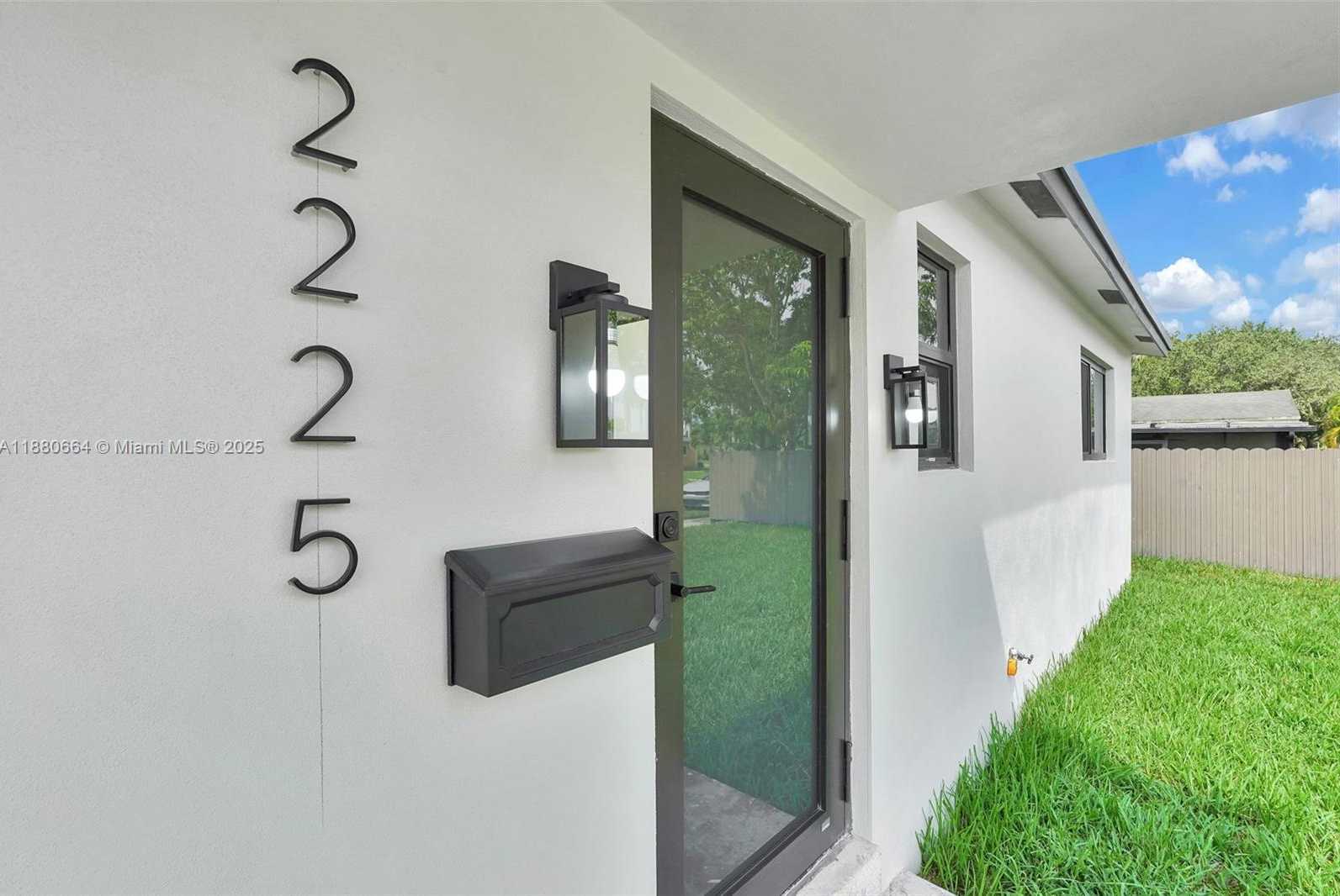 Small Image of 2225 NORTH WEST 195TH ST, Miami Gardens Number 2