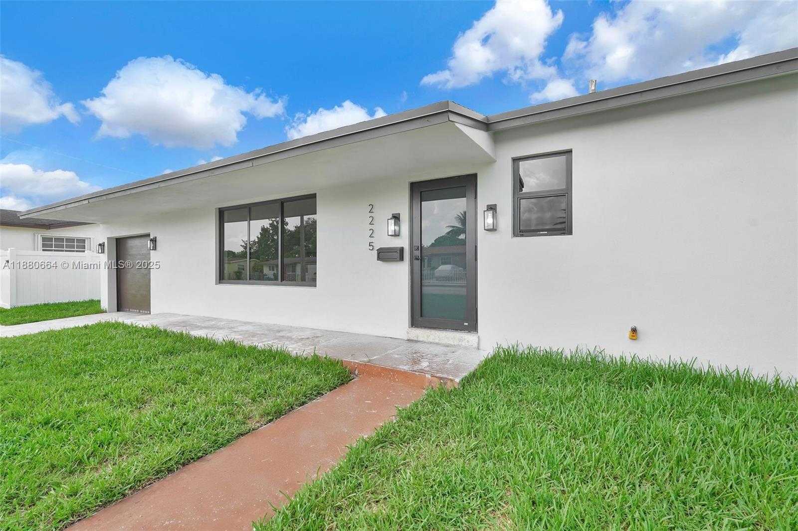 Small Image of 2225 NORTH WEST 195TH ST, Miami Gardens Number 3