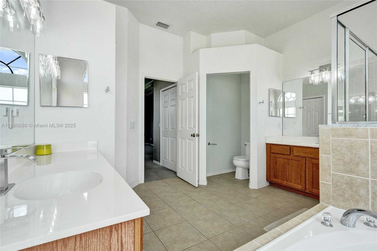 Small Image of 6029 NORTH WEST WINFIELD DR, Port St. Lucie Number 31