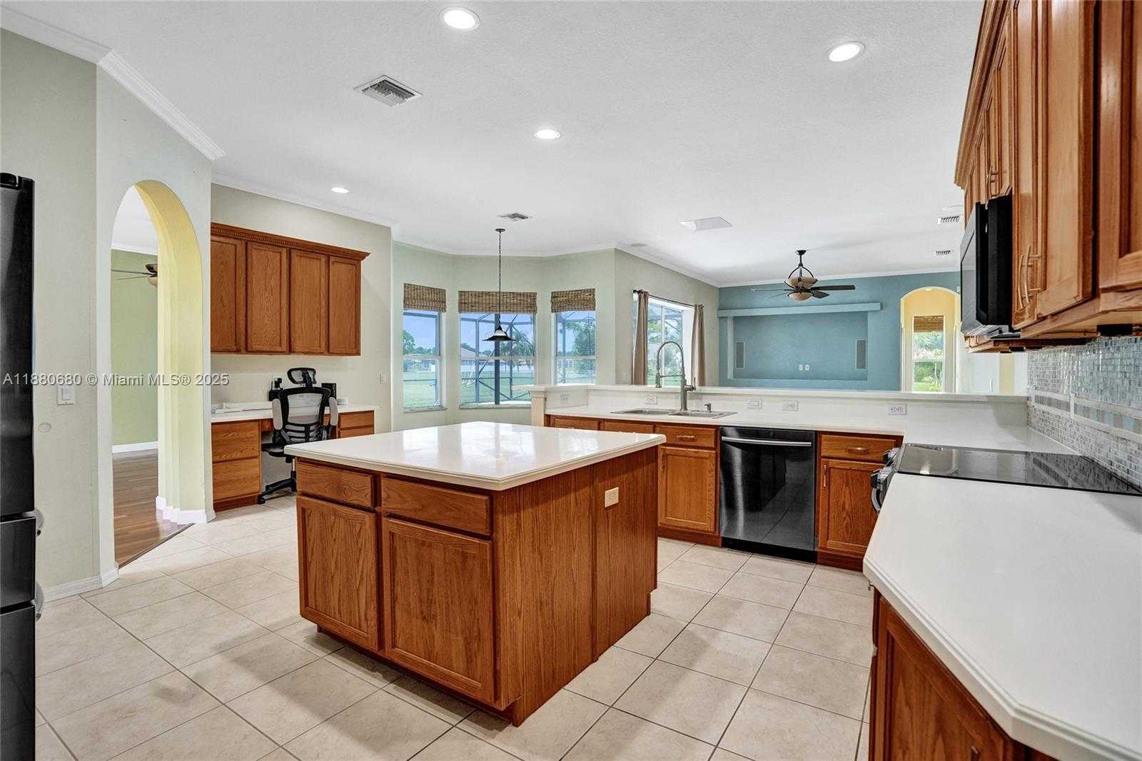 Small Image of 6029 NORTH WEST WINFIELD DR, Port St. Lucie Number 8
