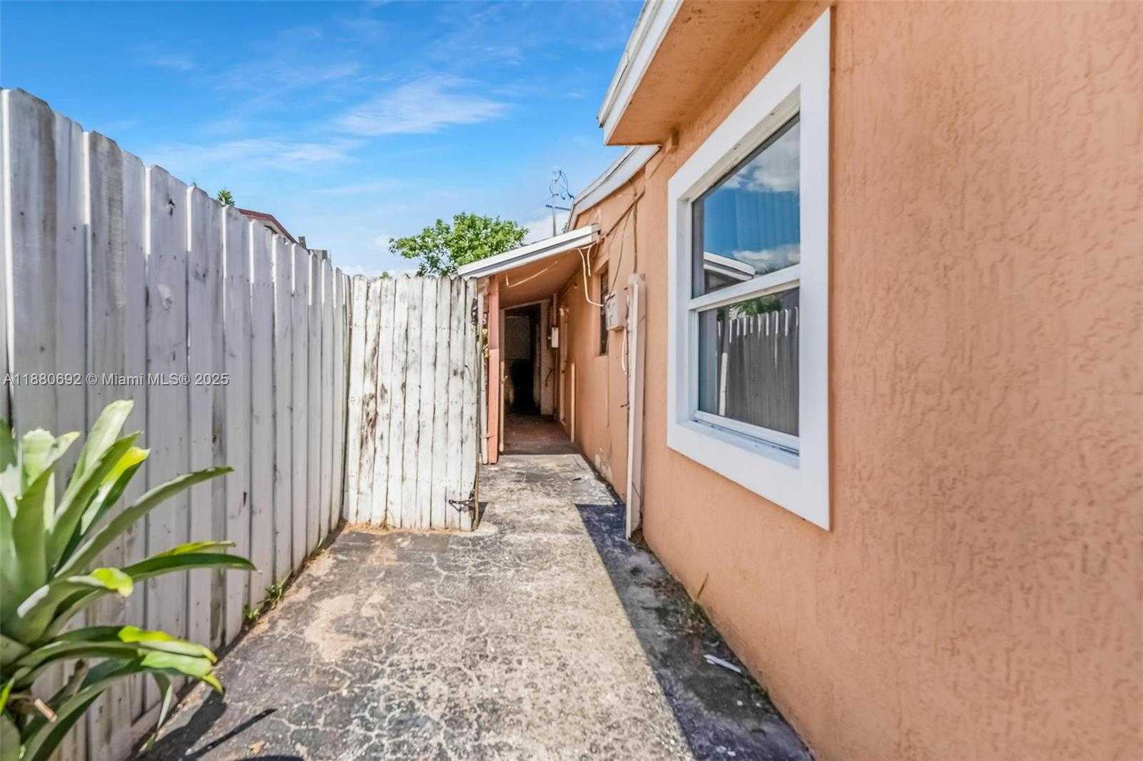 Small Image of 531 NORTH EAST 58TH ST, Oakland Park Number 19