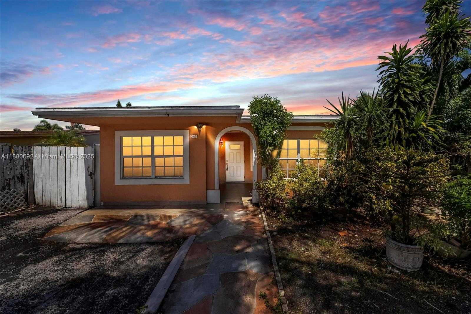 Small Image of 531 NORTH EAST 58TH ST, Oakland Park Number 2