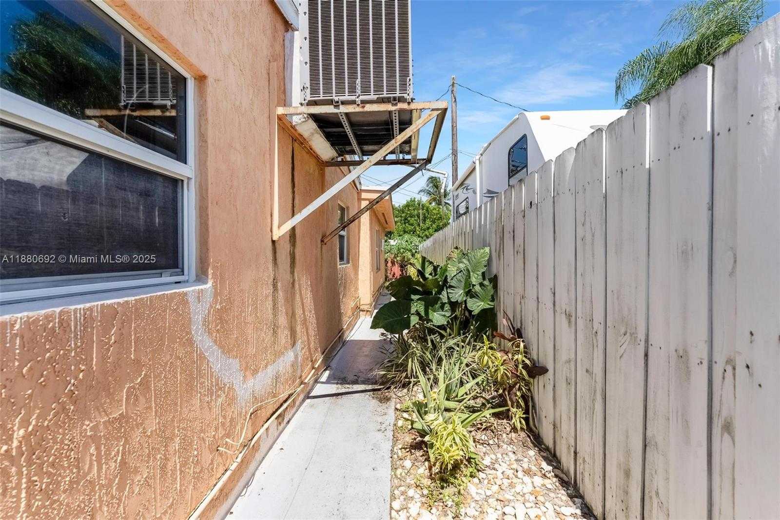 Small Image of 531 NORTH EAST 58TH ST, Oakland Park Number 28