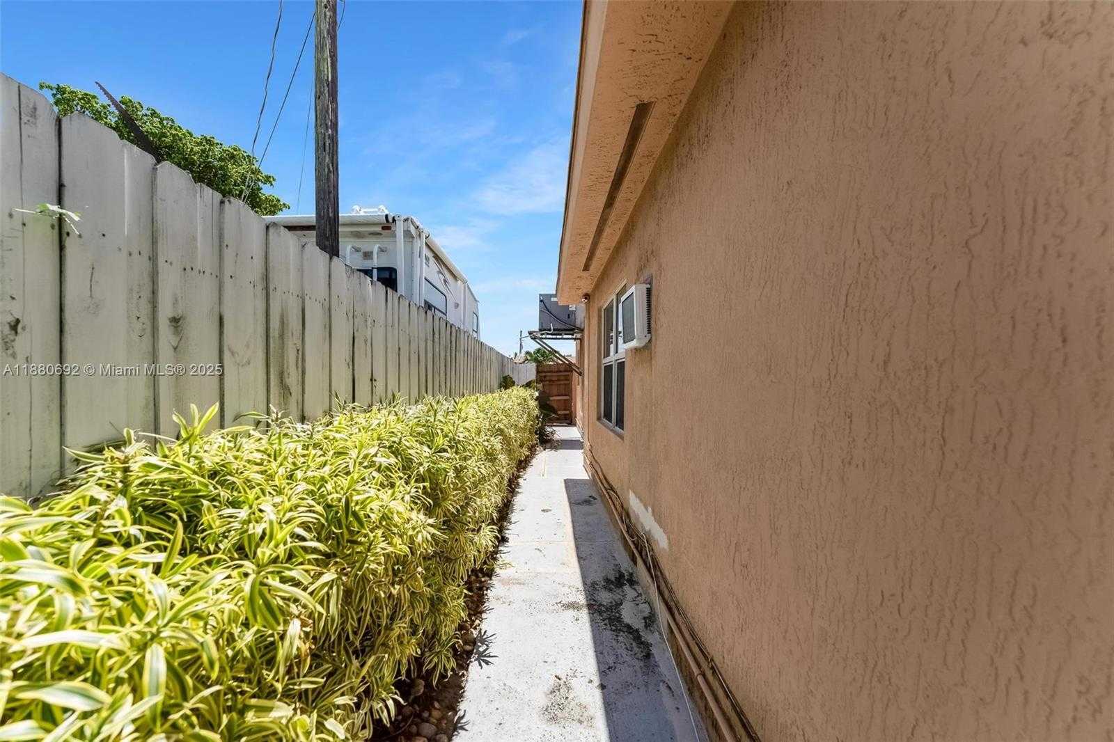 Small Image of 531 NORTH EAST 58TH ST, Oakland Park Number 29