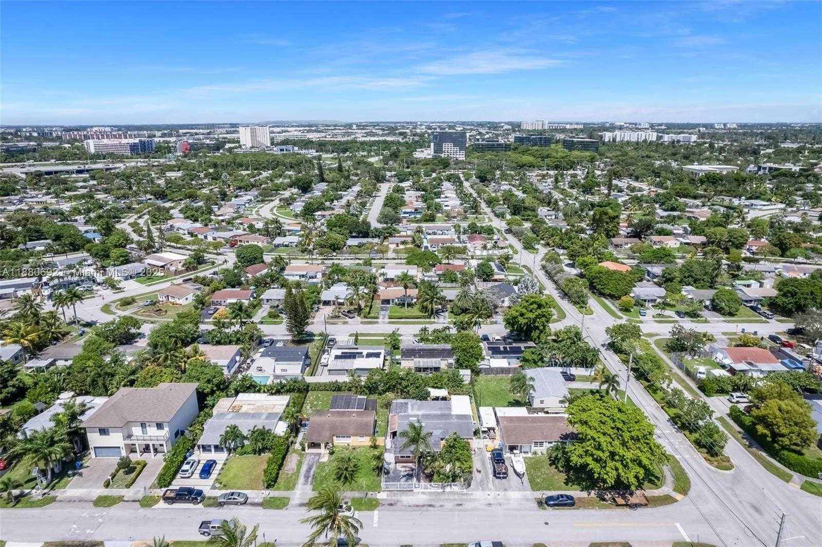 Small Image of 531 NORTH EAST 58TH ST, Oakland Park Number 4