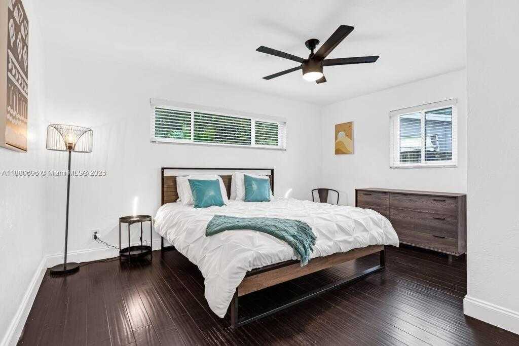 Small Image of 2041 SOUTH WEST 37TH TER, Fort Lauderdale Number 13