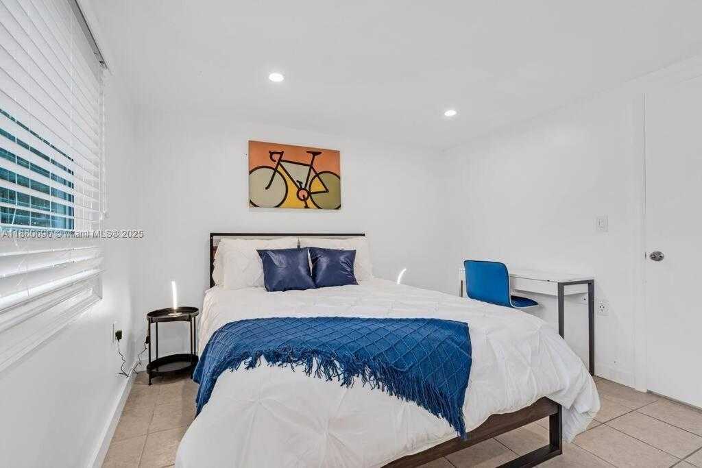 Small Image of 2041 SOUTH WEST 37TH TER, Fort Lauderdale Number 15