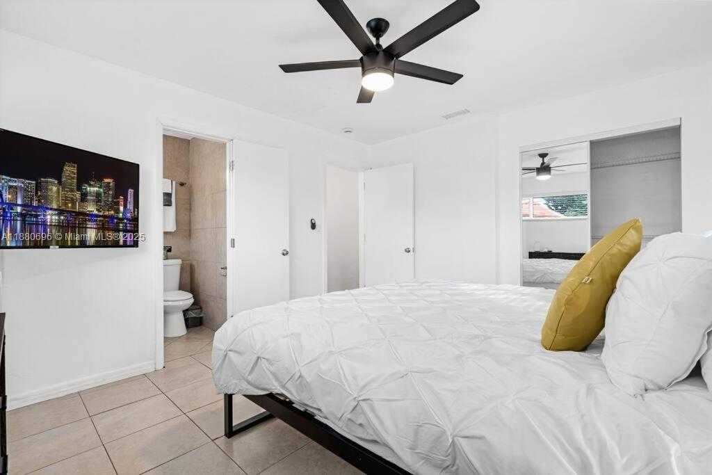 Small Image of 2041 SOUTH WEST 37TH TER, Fort Lauderdale Number 16