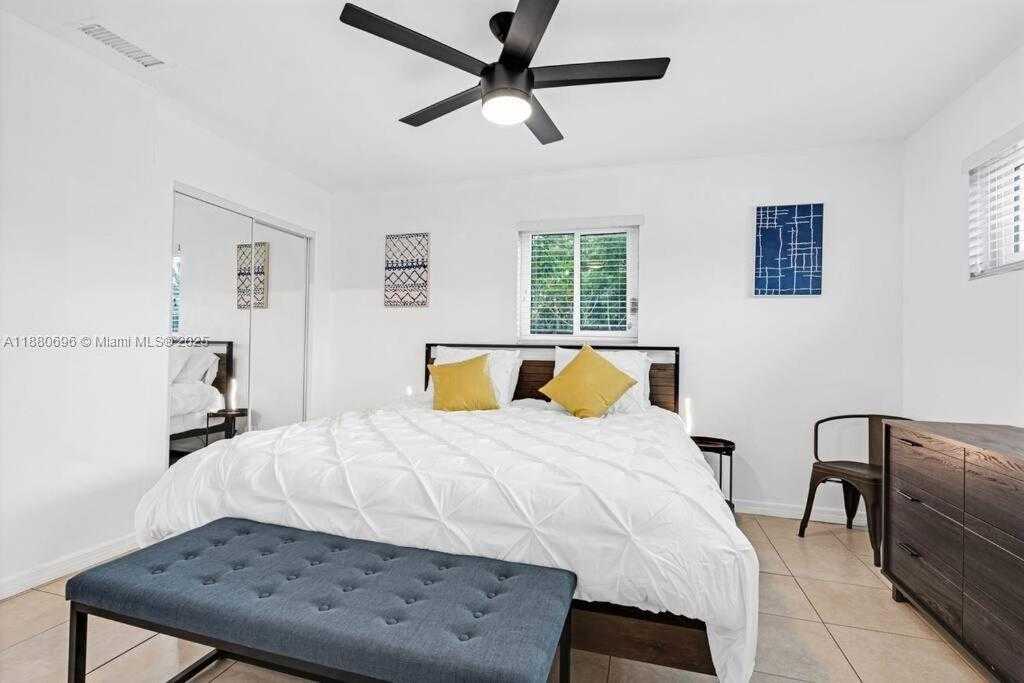 Small Image of 2041 SOUTH WEST 37TH TER, Fort Lauderdale Number 17