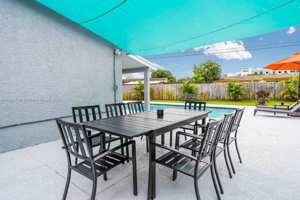 Small Image of 2041 SOUTH WEST 37TH TER, Fort Lauderdale Number 22