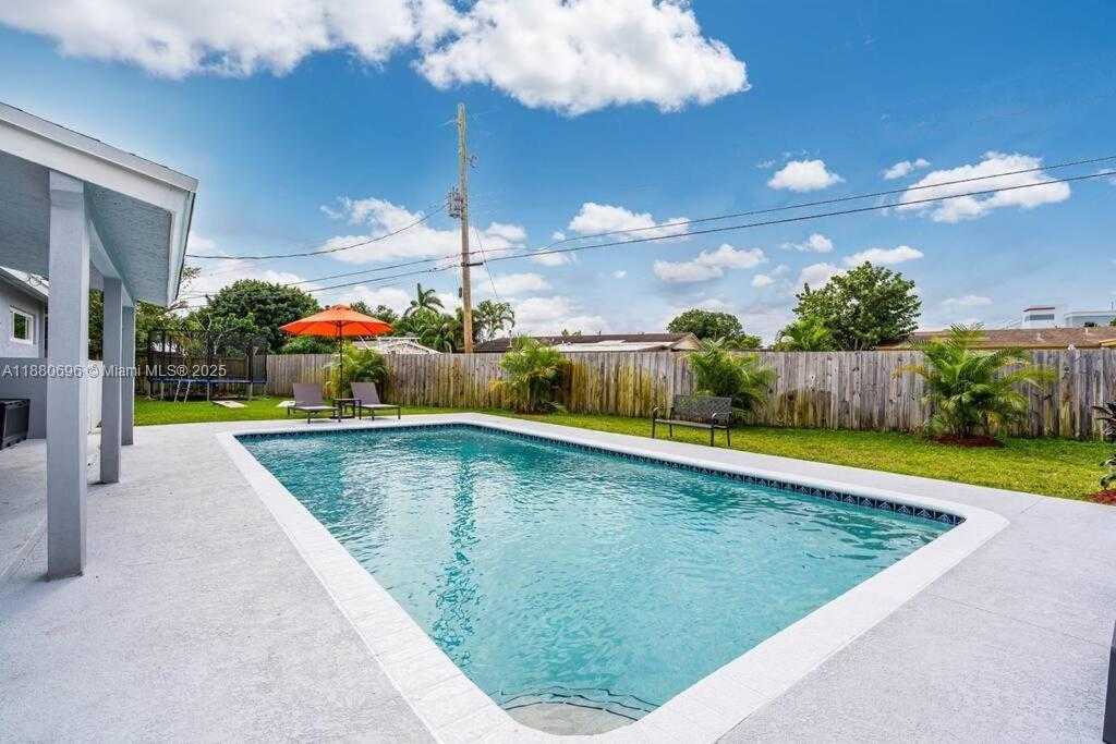 Small Image of 2041 SOUTH WEST 37TH TER, Fort Lauderdale Number 24