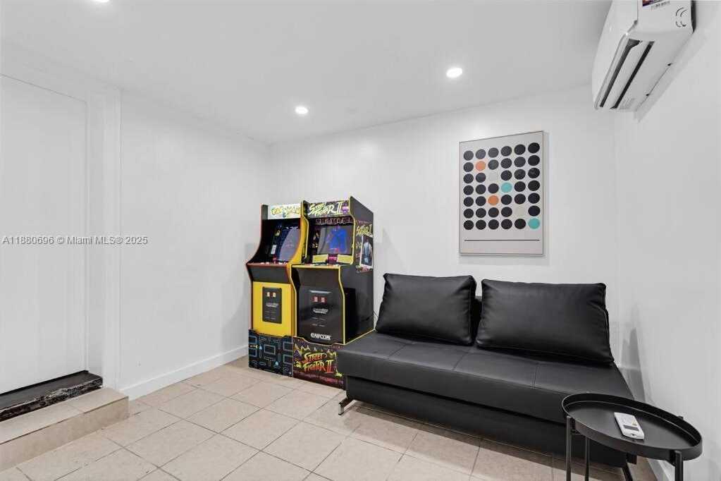 Small Image of 2041 SOUTH WEST 37TH TER, Fort Lauderdale Number 29