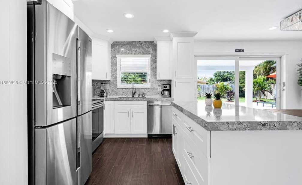Small Image of 2041 SOUTH WEST 37TH TER, Fort Lauderdale Number 3