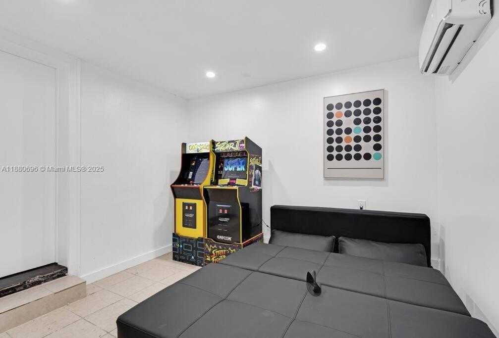 Small Image of 2041 SOUTH WEST 37TH TER, Fort Lauderdale Number 31