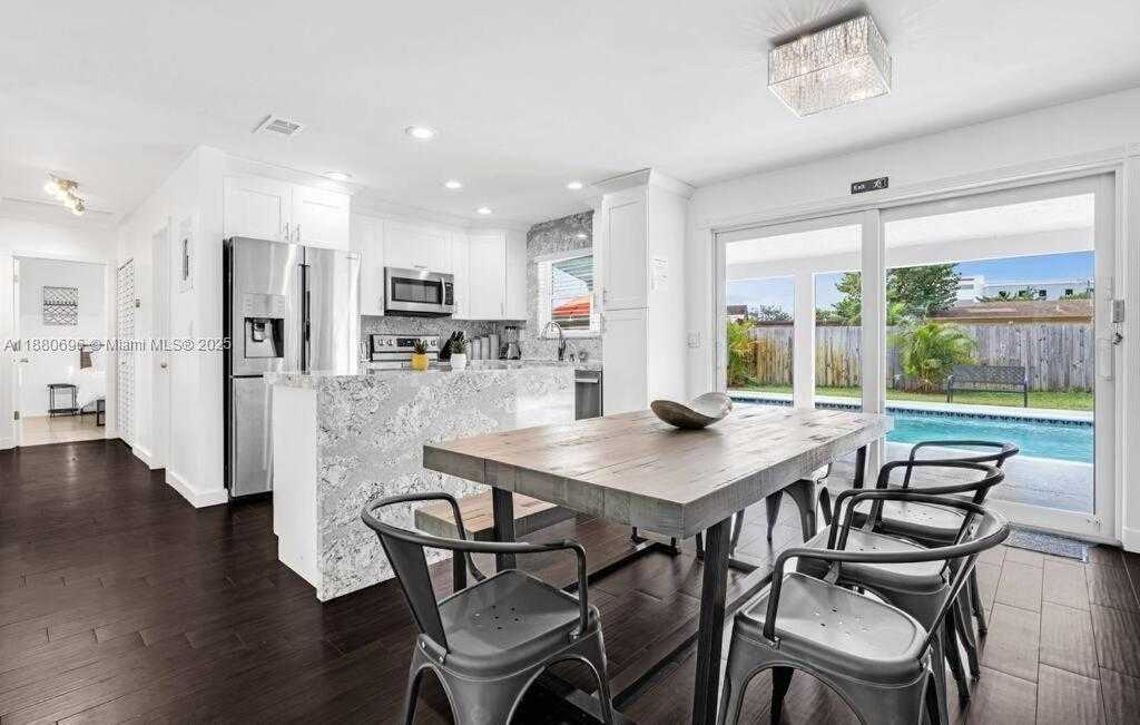 Small Image of 2041 SOUTH WEST 37TH TER, Fort Lauderdale Number 5