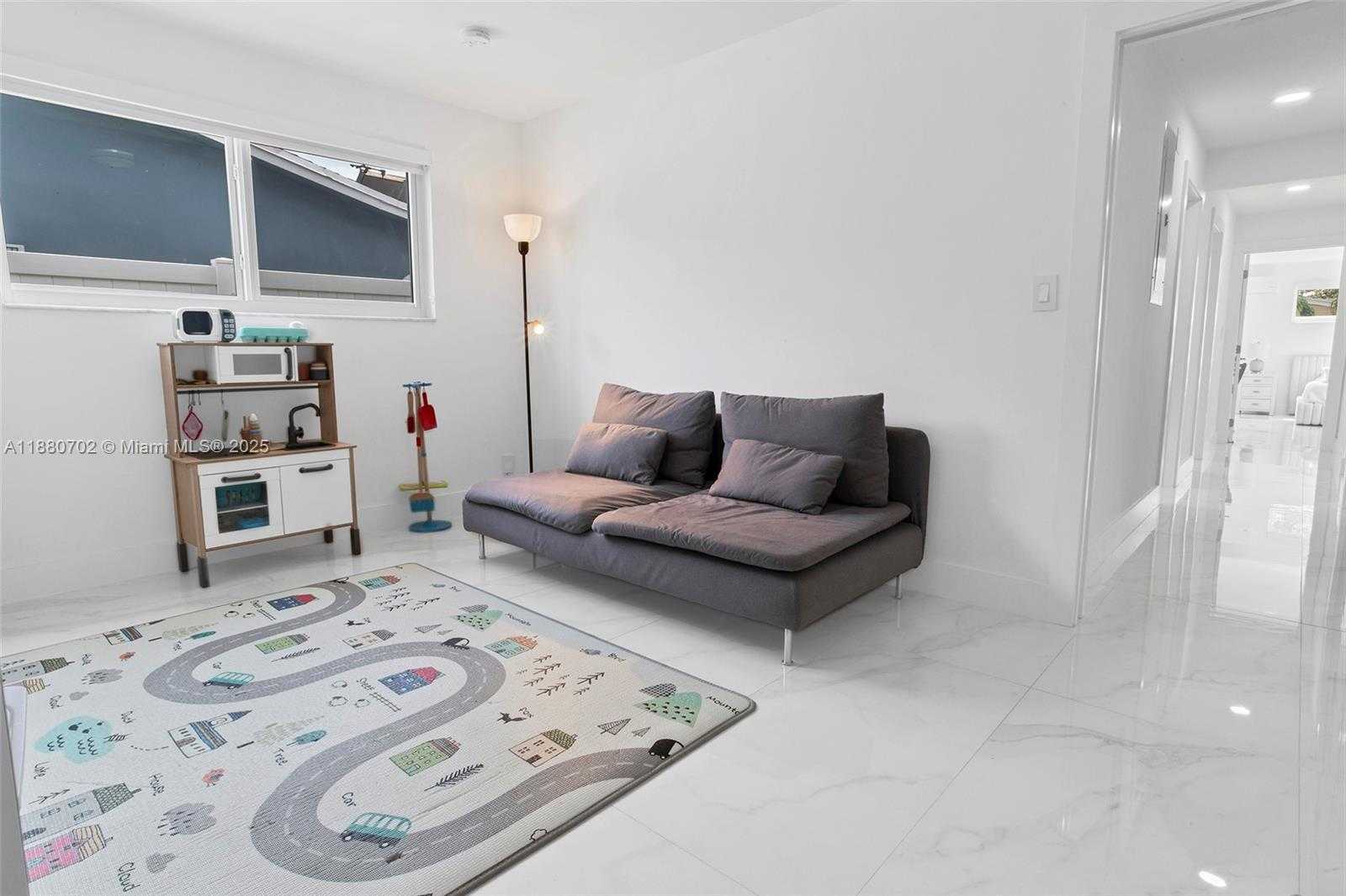 Small Image of 1720 NORTH 50TH AVE, Hollywood Number 29