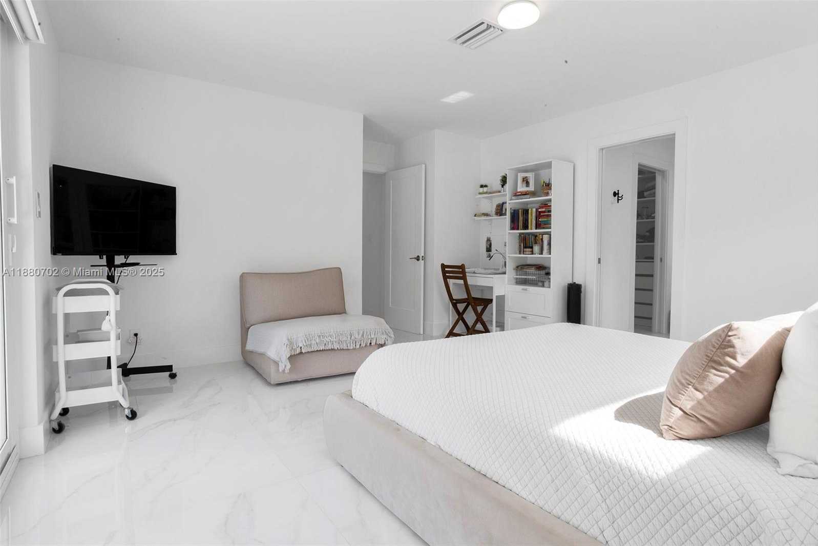 Small Image of 1720 NORTH 50TH AVE, Hollywood Number 42