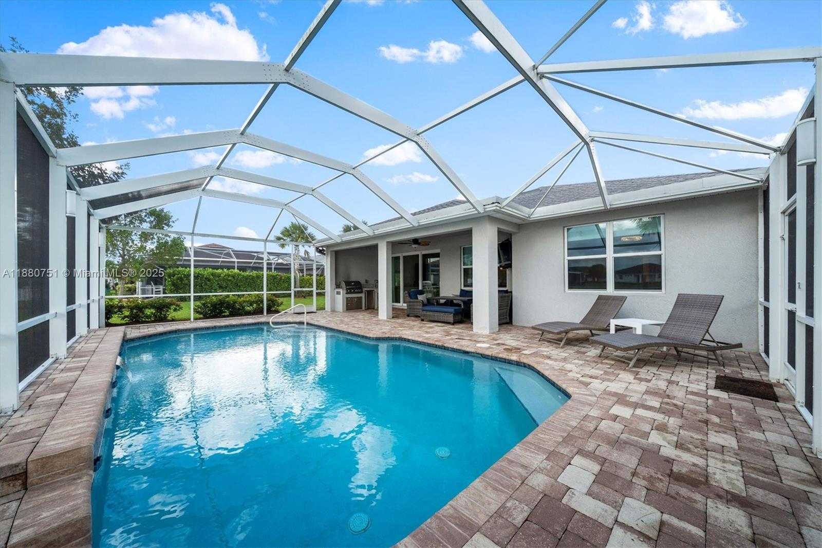 Small Image of 12665 SOUTH WEST CATTLEYA LN, Port St. Lucie Number 29