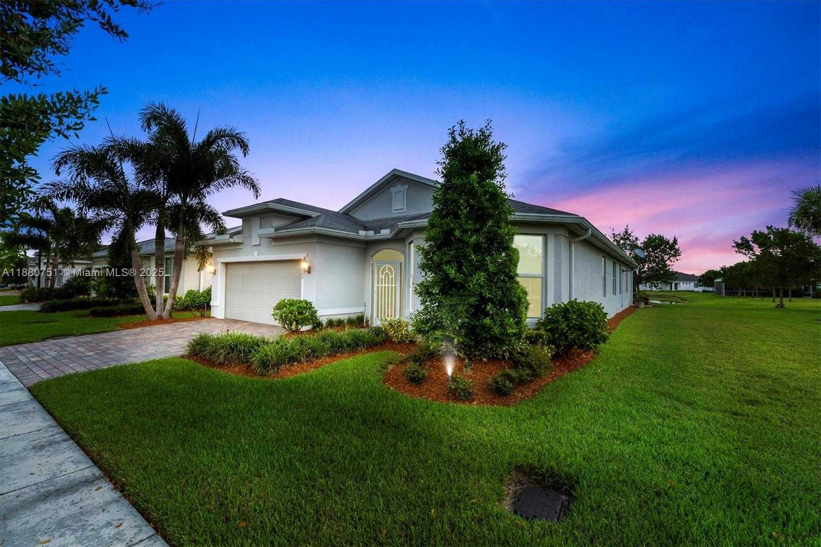 Small Image of 12665 SOUTH WEST CATTLEYA LN, Port St. Lucie Number 37