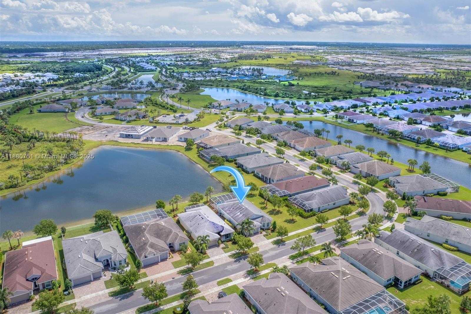 Small Image of 12665 SOUTH WEST CATTLEYA LN, Port St. Lucie Number 39