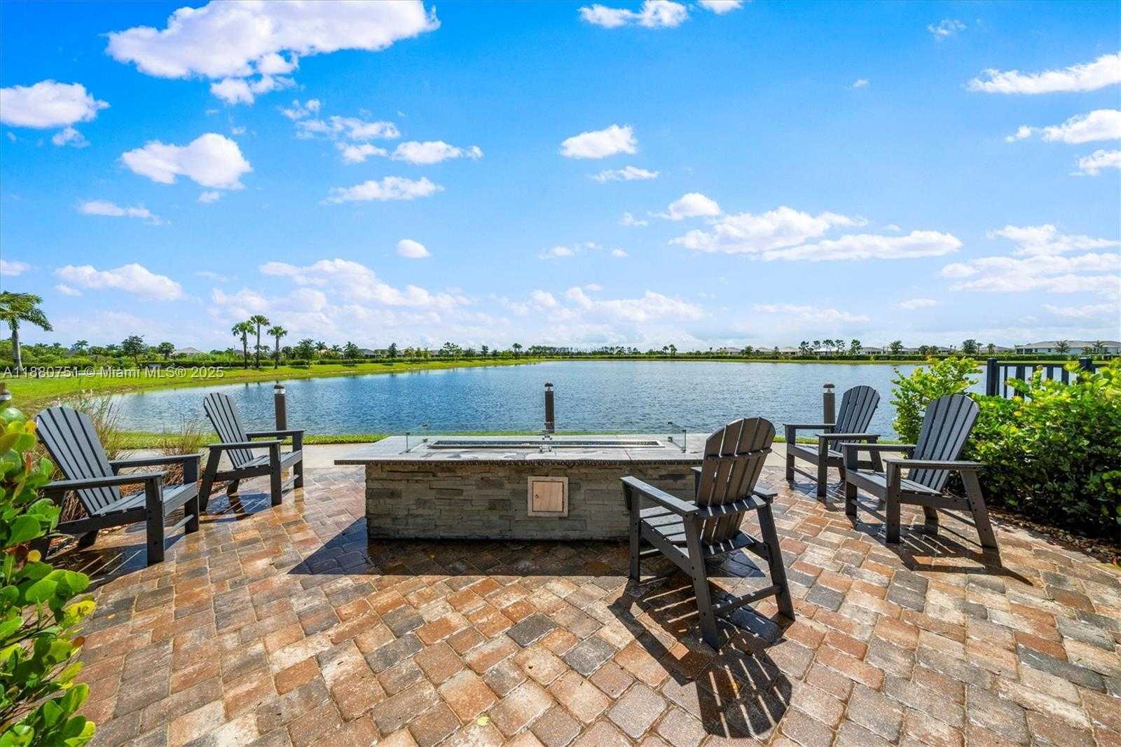 Small Image of 12665 SOUTH WEST CATTLEYA LN, Port St. Lucie Number 47
