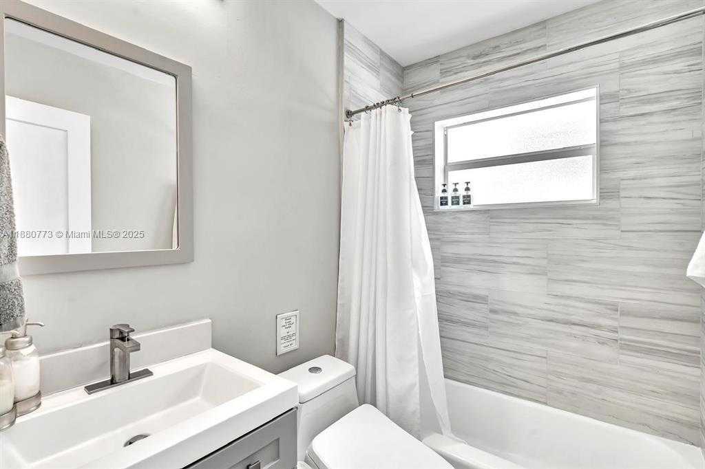 Small Image of 1577 NORTH EAST 48TH CT, Oakland Park Number 17